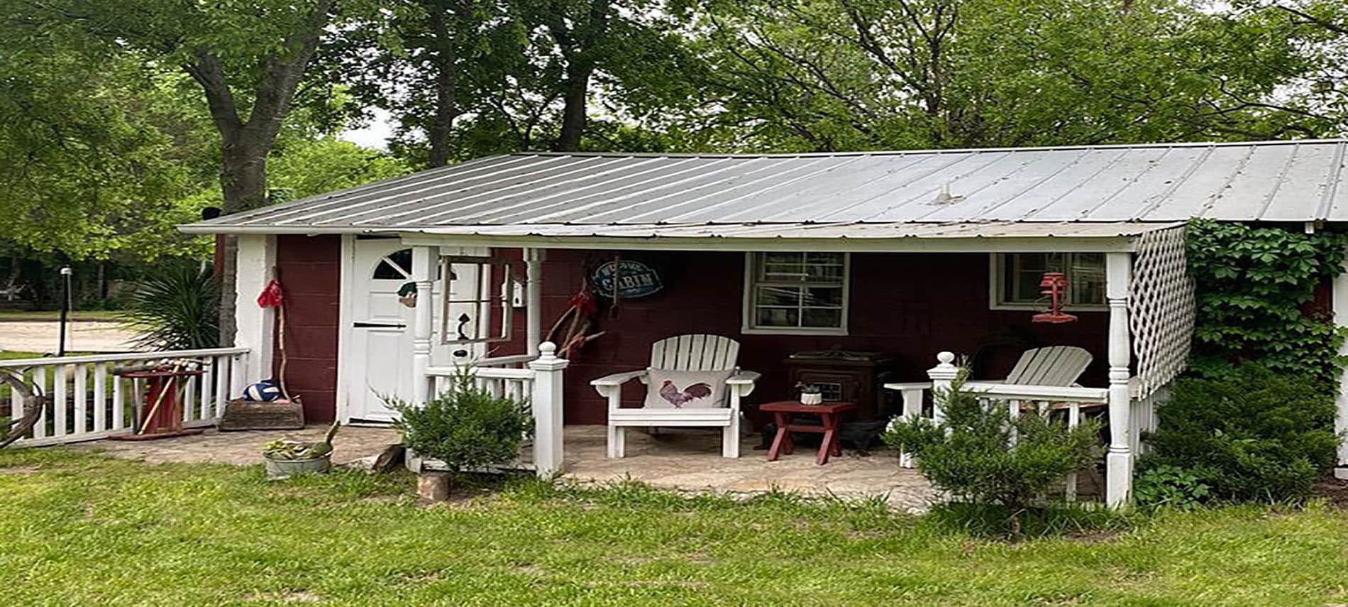 Vacation Home Cabin Rental in Glen Rose in the Texas Hill Country